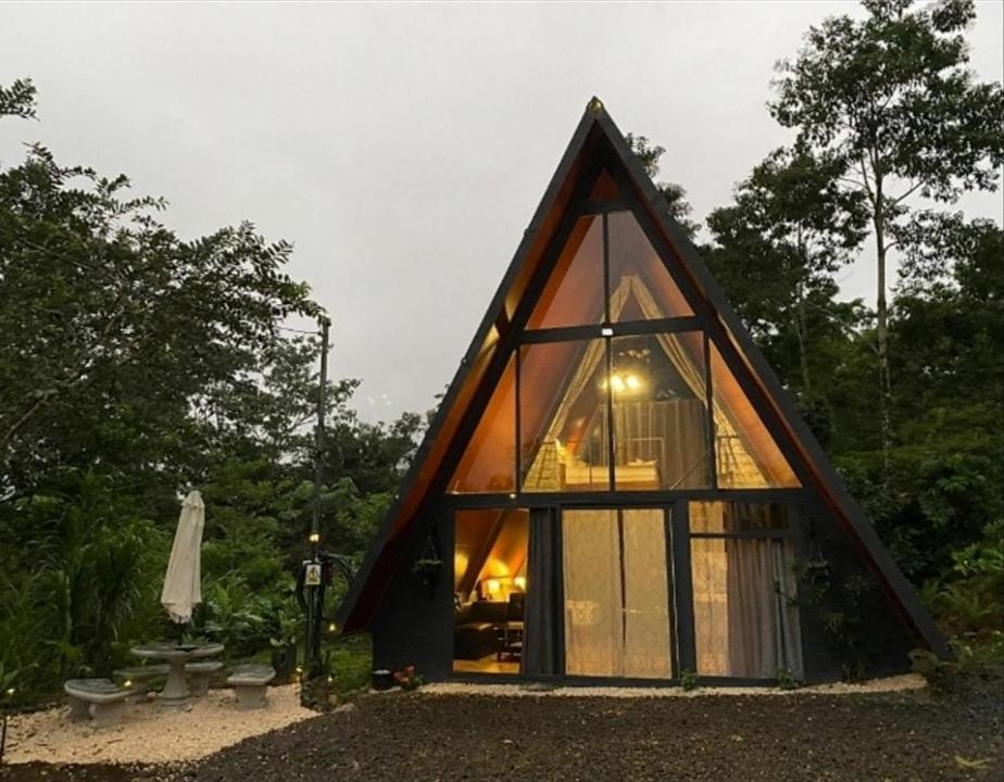 Yarumo Lodge, Rio Celeste Black Chalets Бихагуа Екстериор снимка
