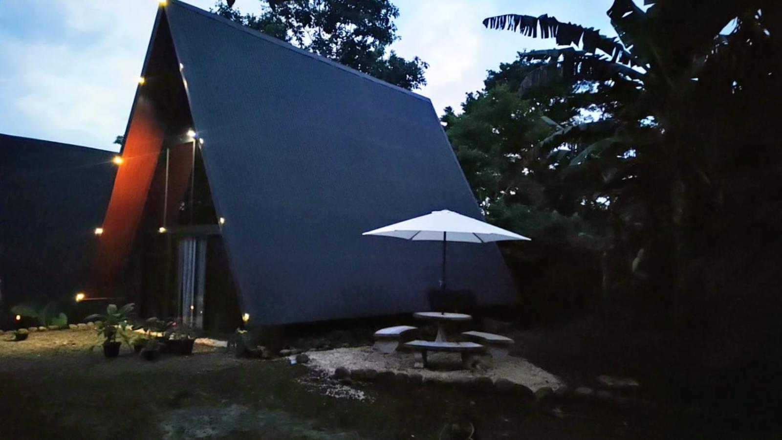 Yarumo Lodge, Rio Celeste Black Chalets Бихагуа Екстериор снимка