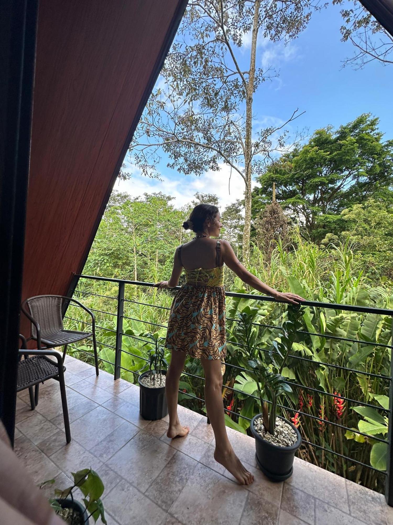 Yarumo Lodge, Rio Celeste Black Chalets Бихагуа Екстериор снимка
